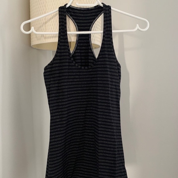 Lululemon workout tank - Picture 2 of 2